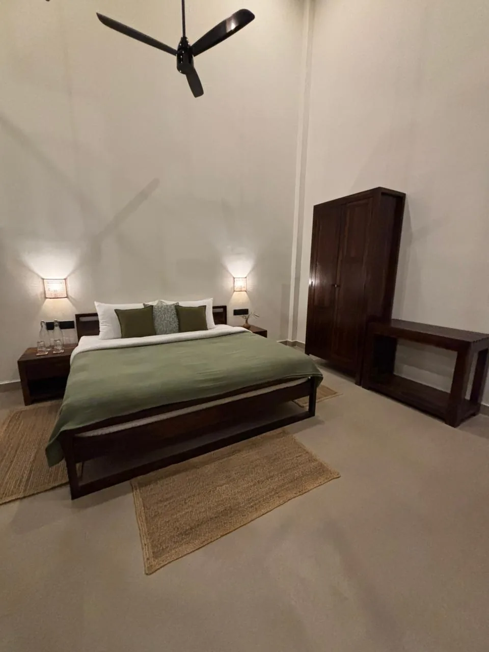 A room with a wardrobe and mezzanine