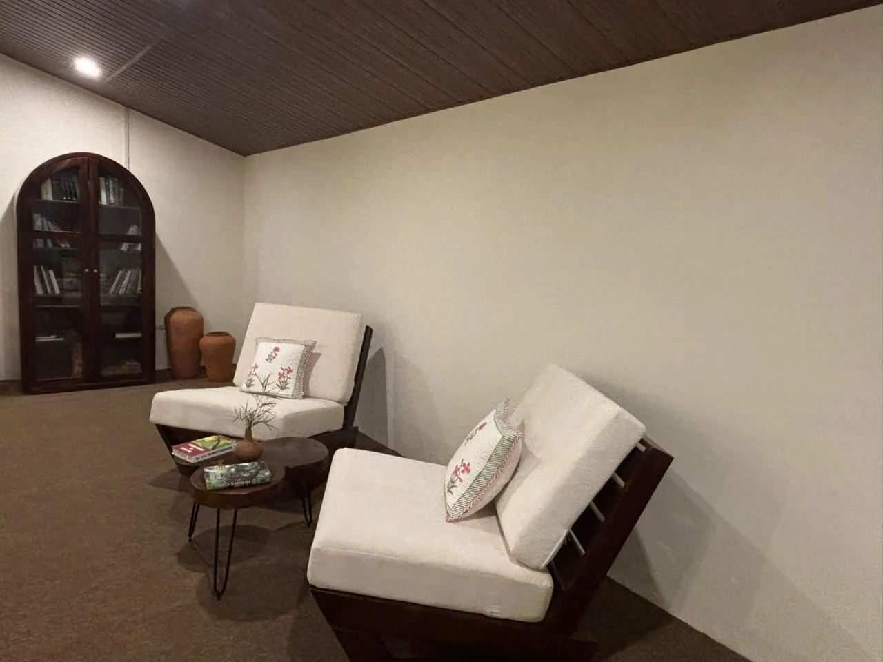 The mezzanine library at Semal