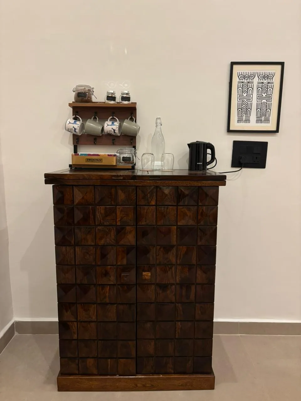 The self service tea and coffee counter at Semal